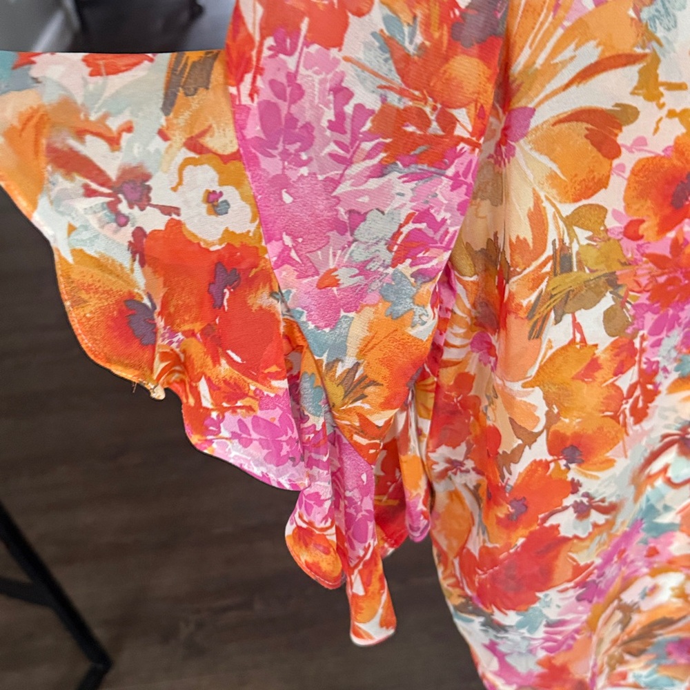 Vince Camuto Orange & Pink Floral Ruffled V-Neck Blouse Small - Picture 2 of 5